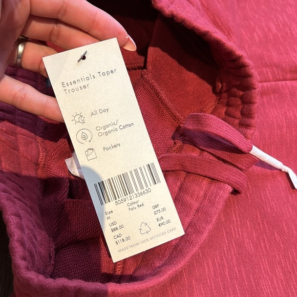 Sweaty Betty essential taper trouser - Picture 3 of 5